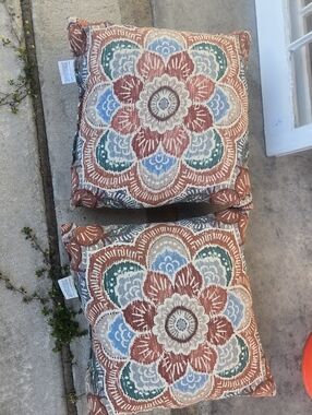 Hampton Bay Outdoor Decorative Floral Throw Pillow Pair - Rust, Blue & Green